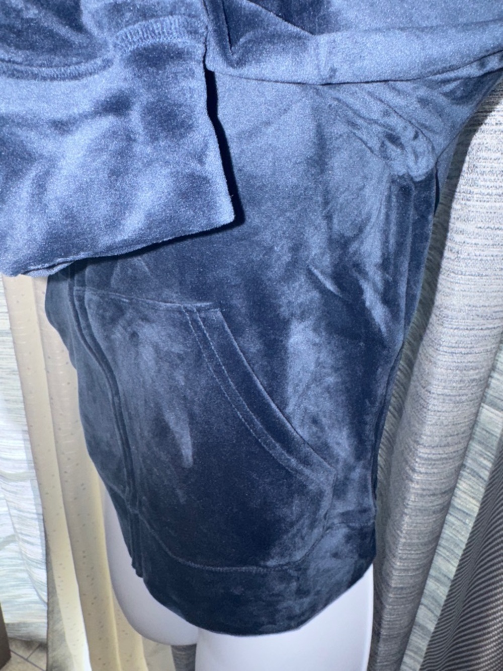 Juicy Couture- NWT Navy Velour Rhinestone Logo Zip Hoodie Size Small - Picture 10 of 16